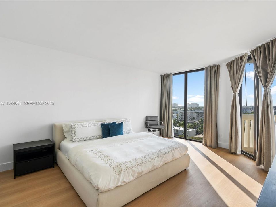 For Sale: $725,000 (2 beds, 2 baths, 1564 Square Feet)