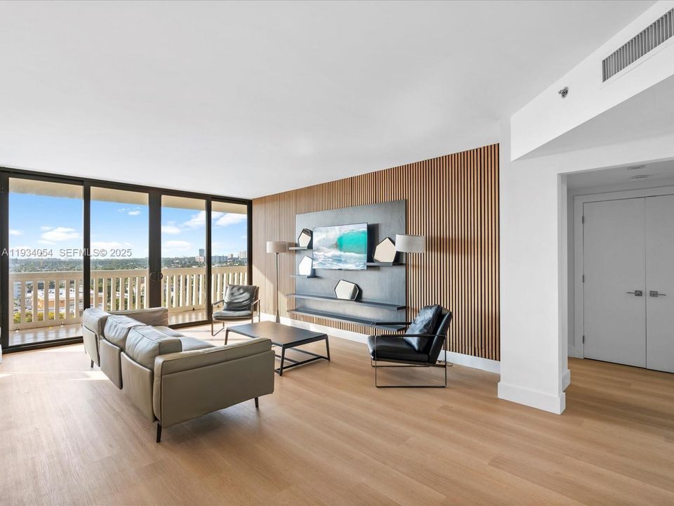 For Sale: $725,000 (2 beds, 2 baths, 1564 Square Feet)