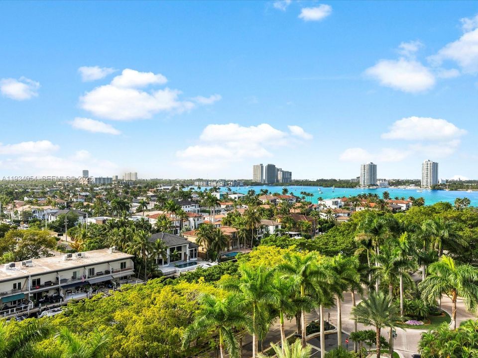 For Sale: $725,000 (2 beds, 2 baths, 1564 Square Feet)