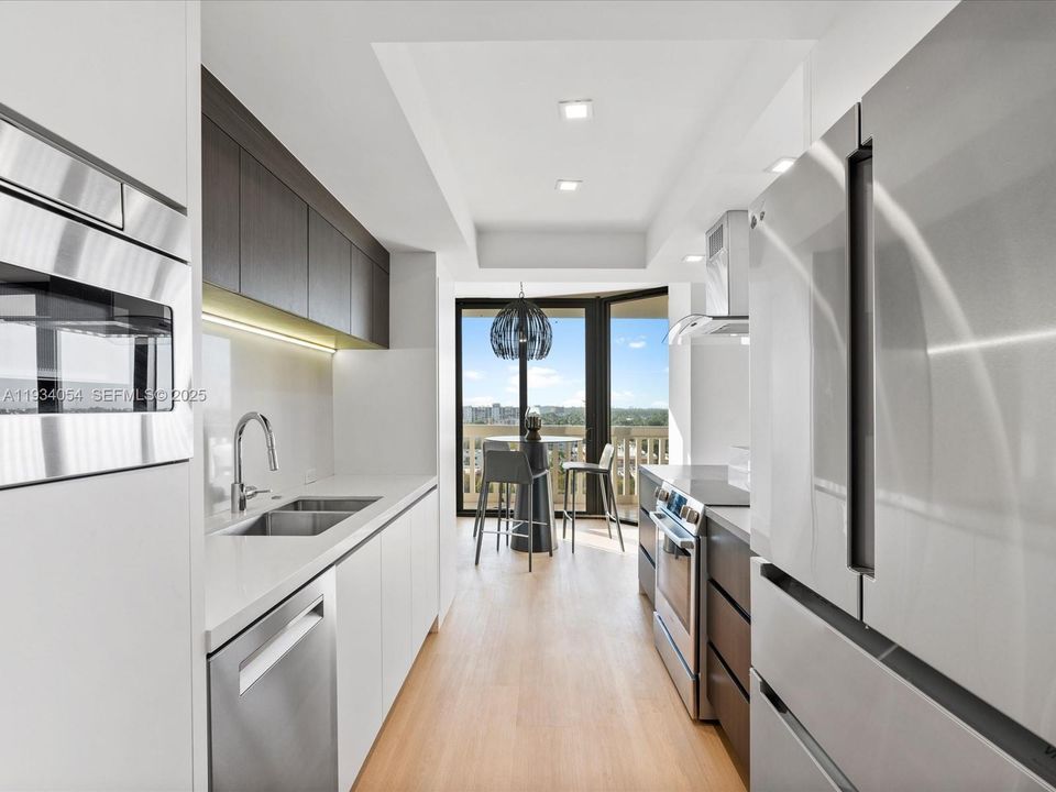 For Sale: $725,000 (2 beds, 2 baths, 1564 Square Feet)