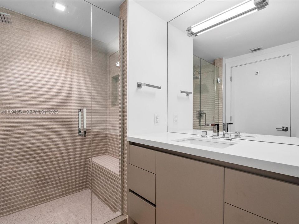 For Sale: $725,000 (2 beds, 2 baths, 1564 Square Feet)