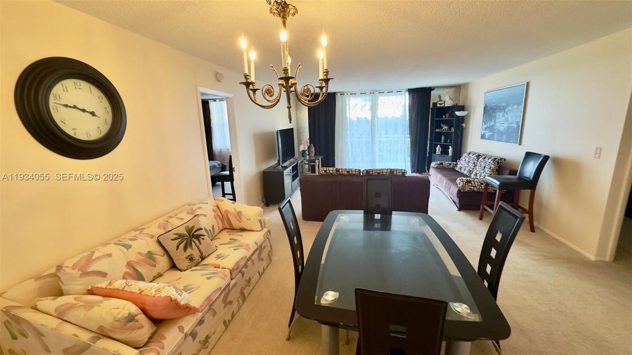 На продажу: $309,000 (2 спален, 2 ванн, 1237 Квадратных фут)