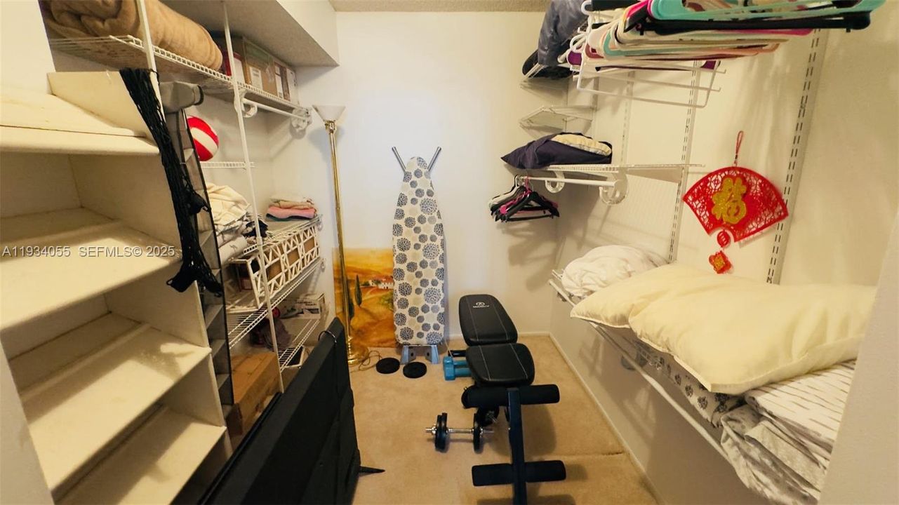 На продажу: $309,000 (2 спален, 2 ванн, 1237 Квадратных фут)