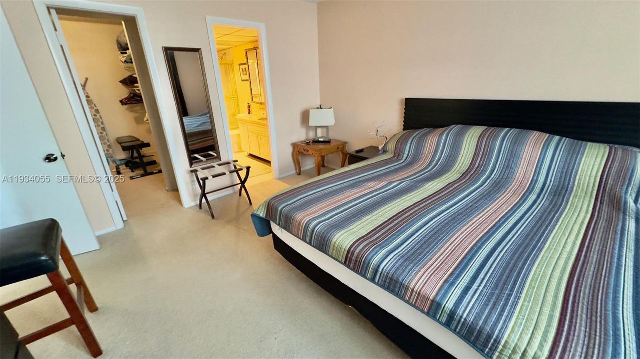 На продажу: $309,000 (2 спален, 2 ванн, 1237 Квадратных фут)