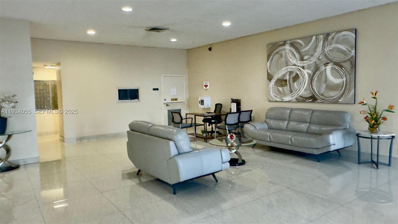 На продажу: $309,000 (2 спален, 2 ванн, 1237 Квадратных фут)