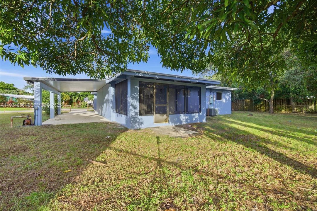 En Venta: $589,000 (3 camas, 2 baños, 1176 Pies cuadrados)