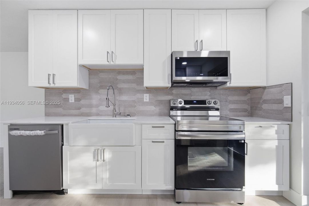 En Venta: $589,000 (3 camas, 2 baños, 1176 Pies cuadrados)