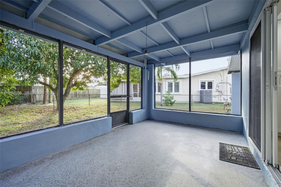 En Venta: $589,000 (3 camas, 2 baños, 1176 Pies cuadrados)