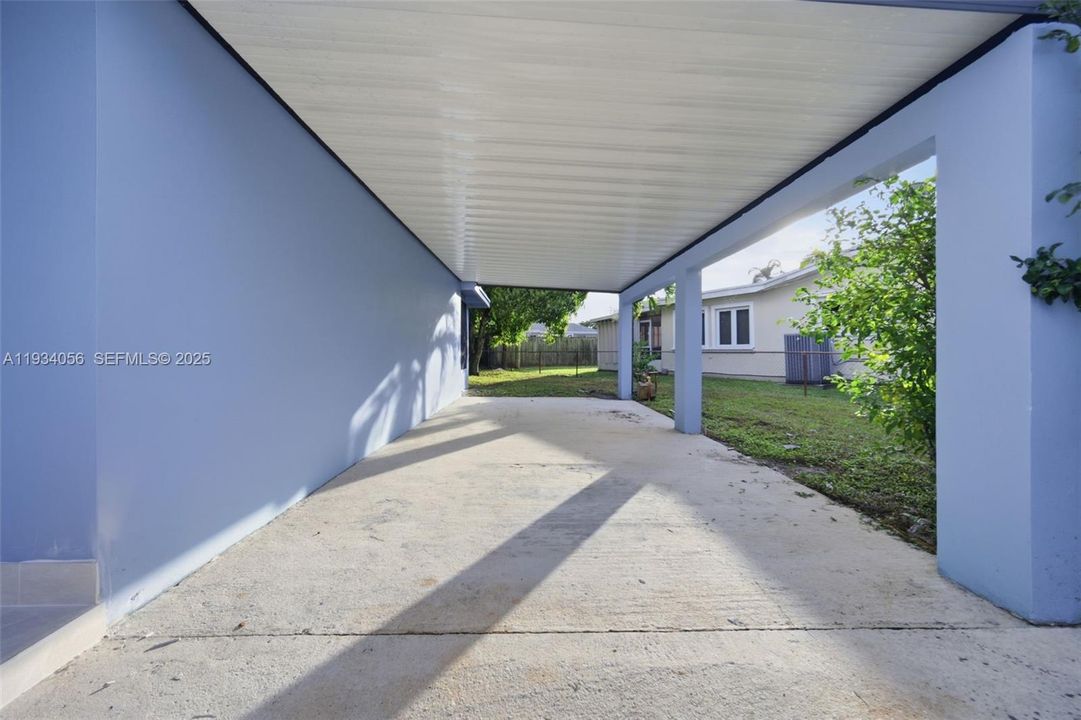 En Venta: $589,000 (3 camas, 2 baños, 1176 Pies cuadrados)