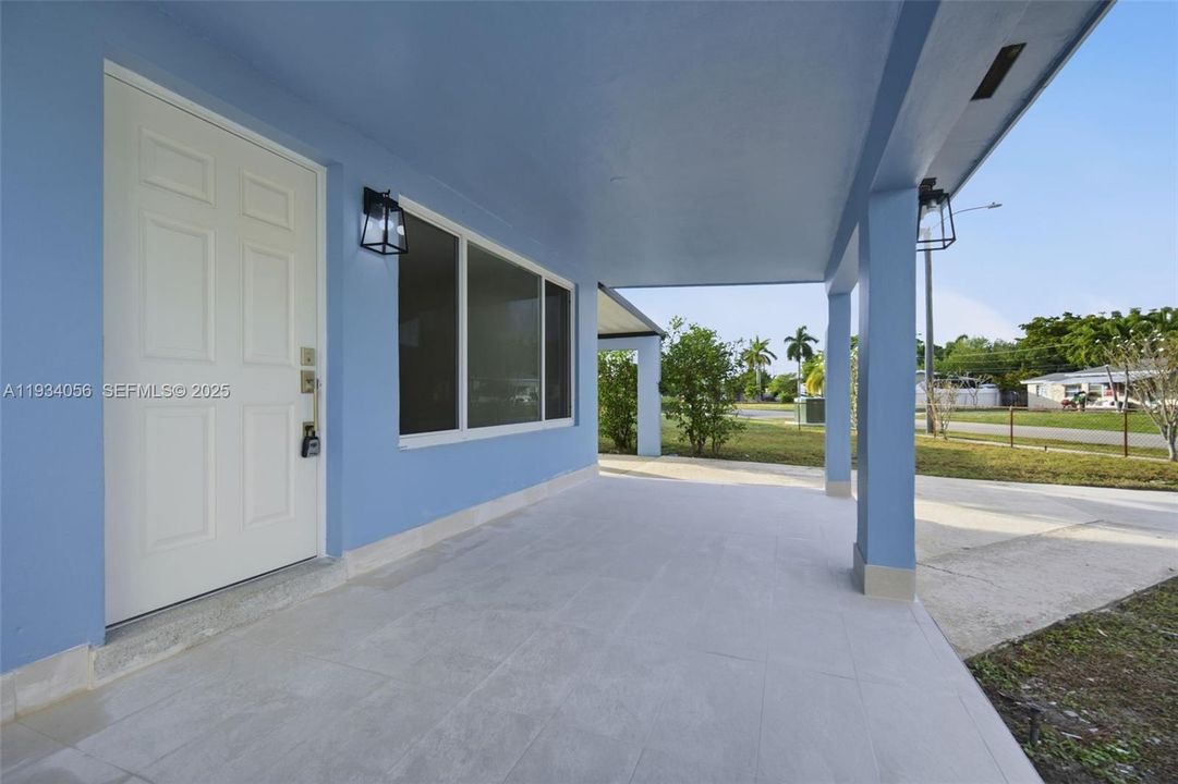 En Venta: $589,000 (3 camas, 2 baños, 1176 Pies cuadrados)