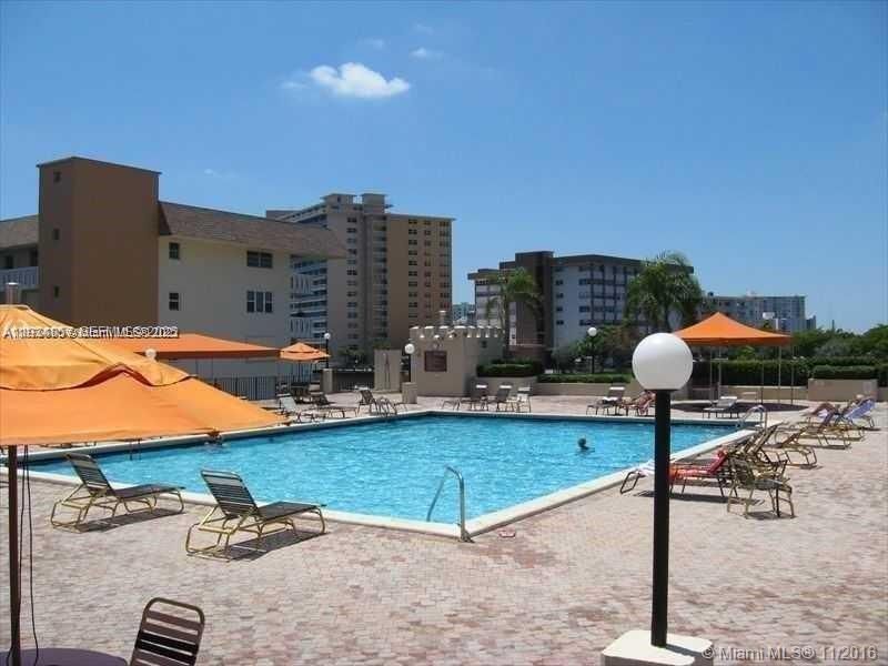 出租: $2,350 (1 贝兹, 2 浴室, 1300 平方英尺)