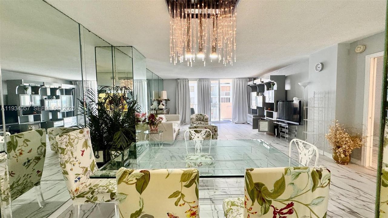 出租: $2,350 (1 贝兹, 2 浴室, 1300 平方英尺)