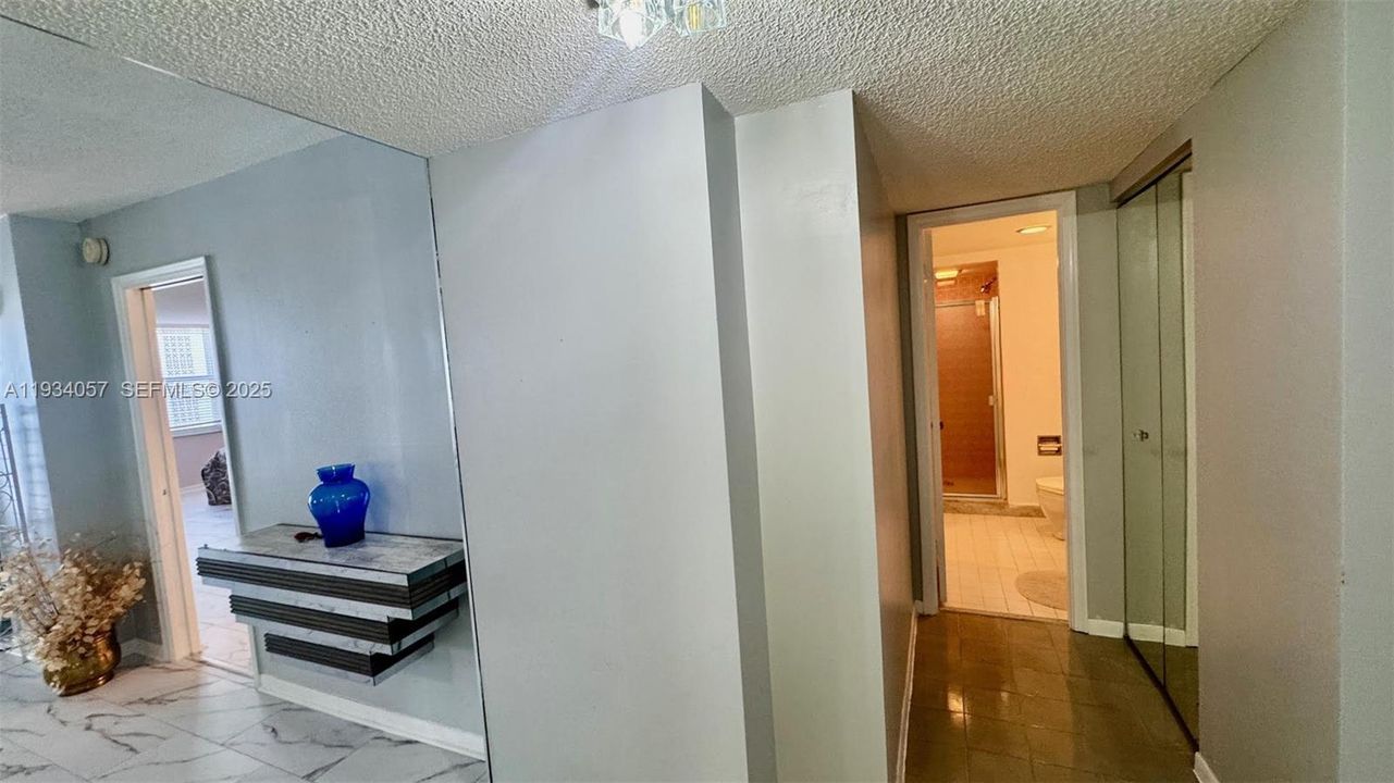 出租: $2,350 (1 贝兹, 2 浴室, 1300 平方英尺)