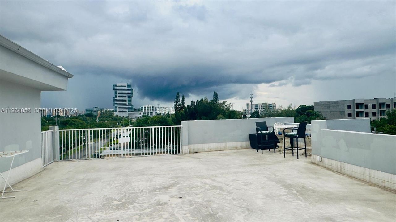 For Rent: $3,725 (2 beds, 2 baths, 1700 Square Feet)