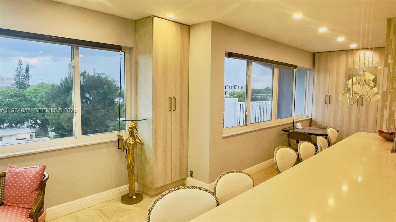 For Rent: $3,725 (2 beds, 2 baths, 1700 Square Feet)