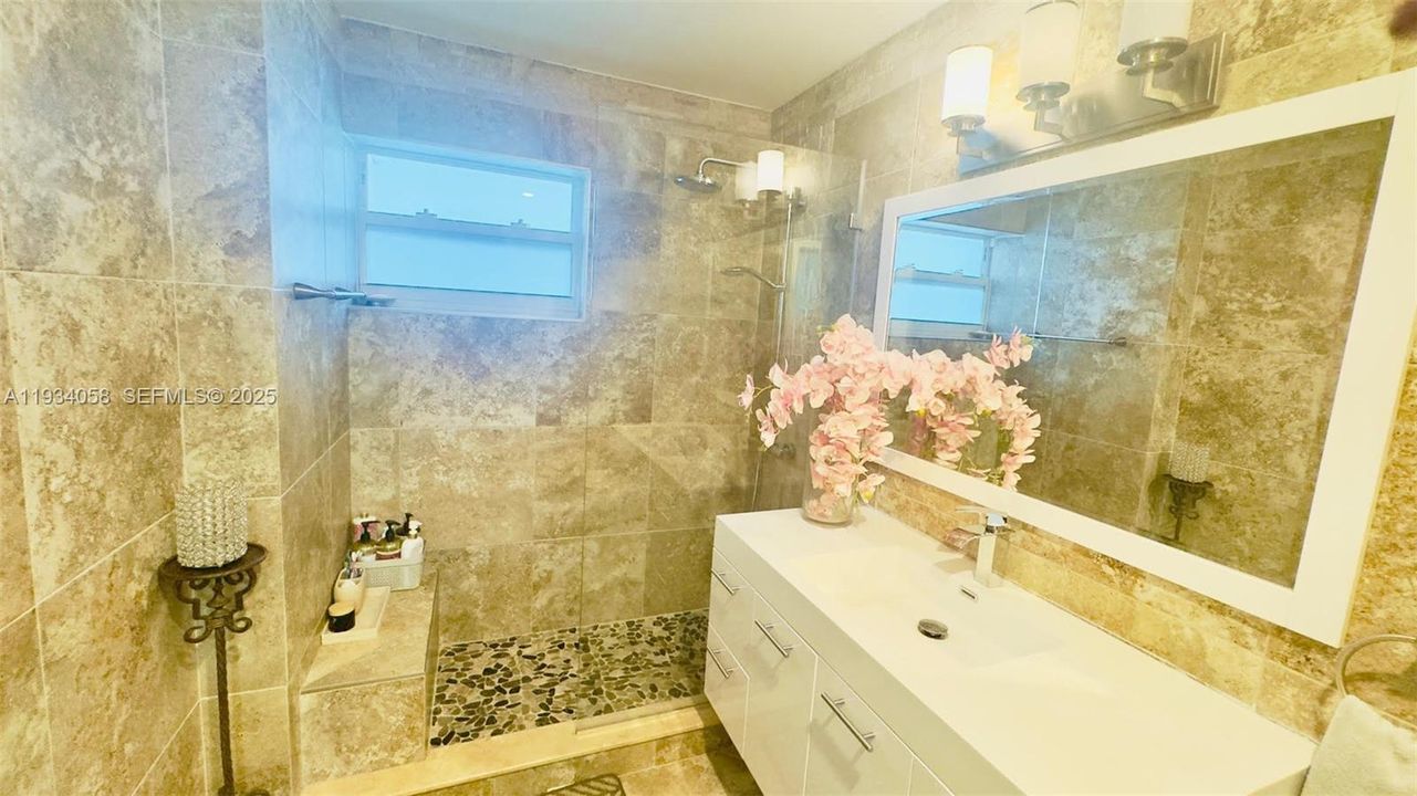 For Rent: $3,725 (2 beds, 2 baths, 1700 Square Feet)