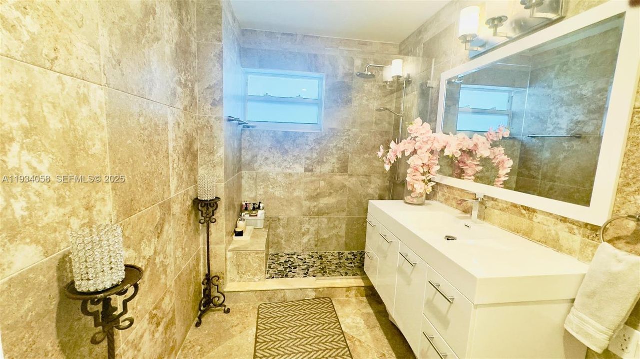 For Rent: $3,725 (2 beds, 2 baths, 1700 Square Feet)