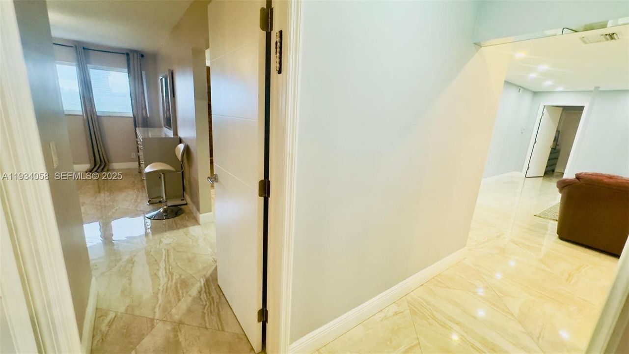 For Rent: $3,725 (2 beds, 2 baths, 1700 Square Feet)