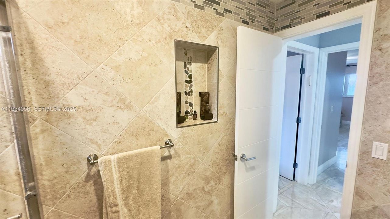 For Rent: $3,725 (2 beds, 2 baths, 1700 Square Feet)