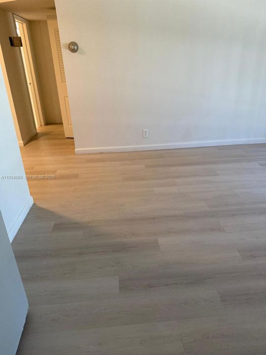 出租: $1,550 (1 贝兹, 1 浴室, 625 平方英尺)