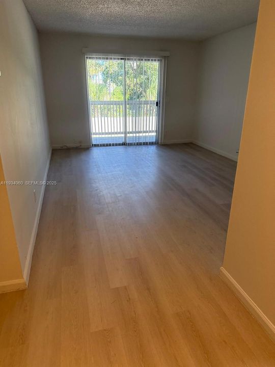 出租: $1,550 (1 贝兹, 1 浴室, 625 平方英尺)