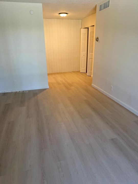 出租: $1,550 (1 贝兹, 1 浴室, 625 平方英尺)