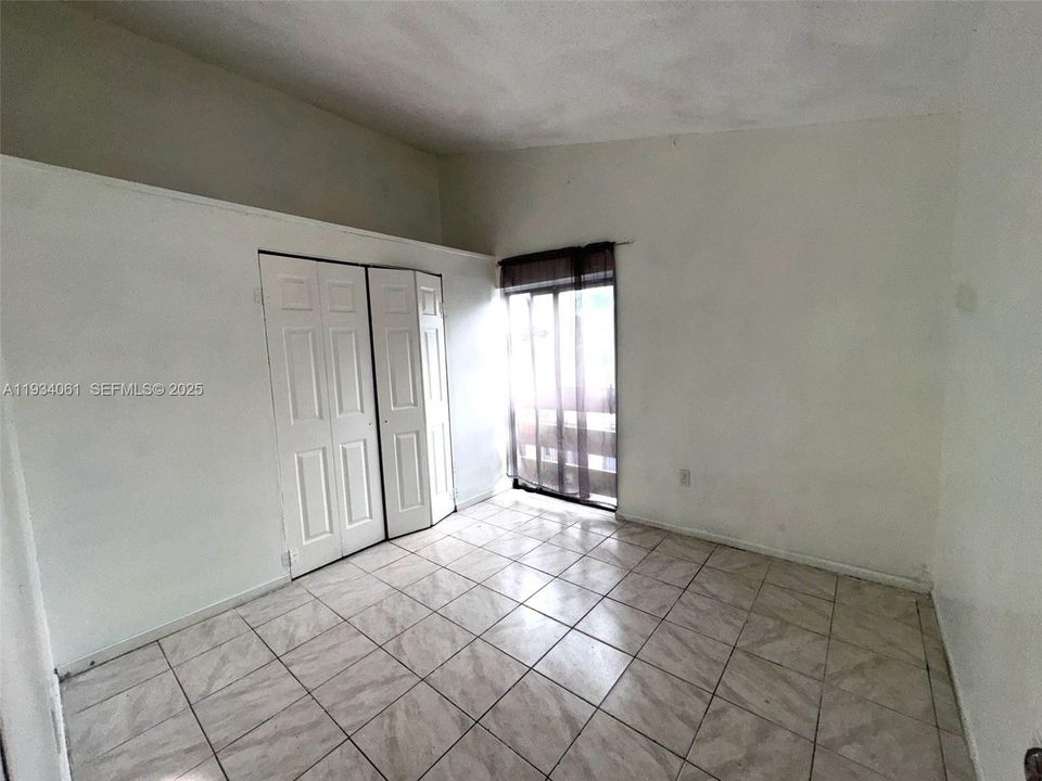For Rent: $3,500 (4 beds, 2 baths, 1470 Square Feet)