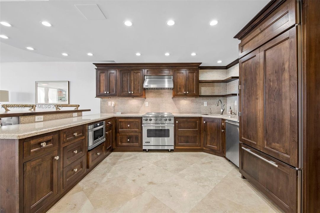 待售: $475,000 (1 贝兹, 1 浴室, 820 平方英尺)