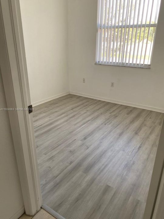 For Rent: $2,300 (3 beds, 2 baths, 1216 Square Feet)