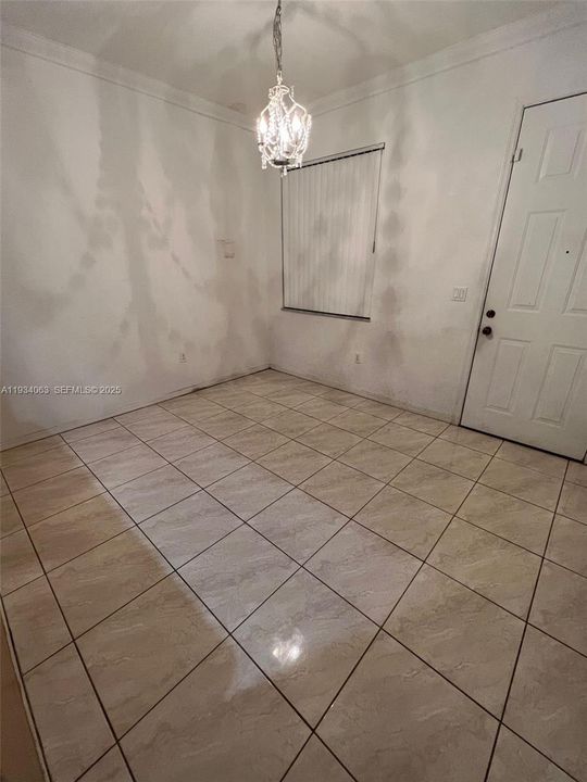 For Rent: $2,300 (3 beds, 2 baths, 1216 Square Feet)