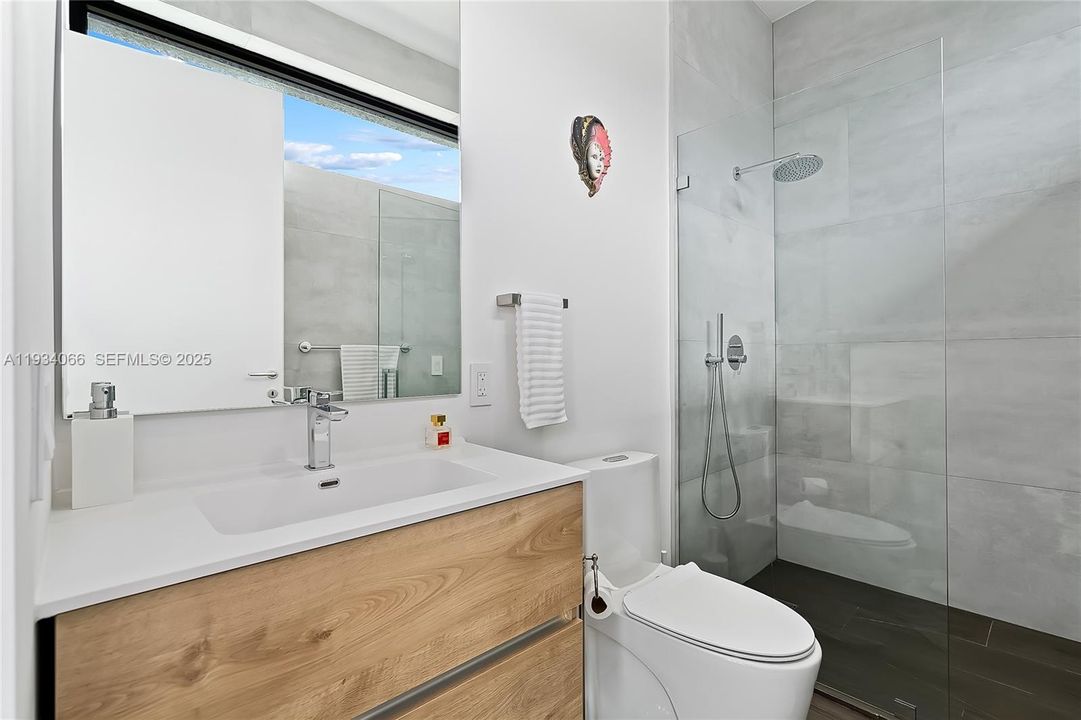 На продажу: $4,700,000 (5 спален, 5 ванн, 4253 Квадратных фут)