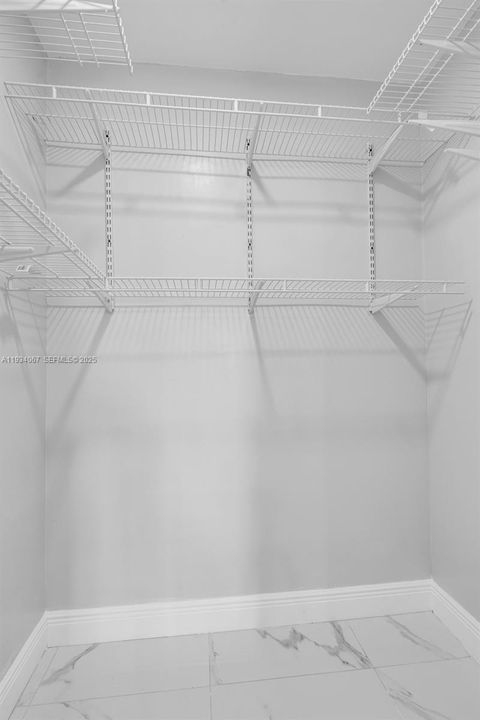 For Rent: $3,100 (4 beds, 2 baths, 1337 Square Feet)