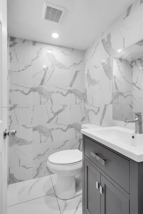 guest bath downstairs