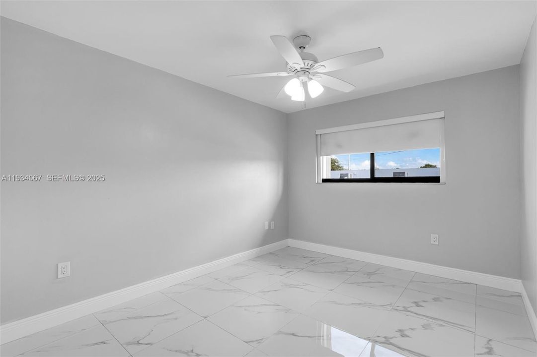 For Rent: $3,100 (4 beds, 2 baths, 1337 Square Feet)