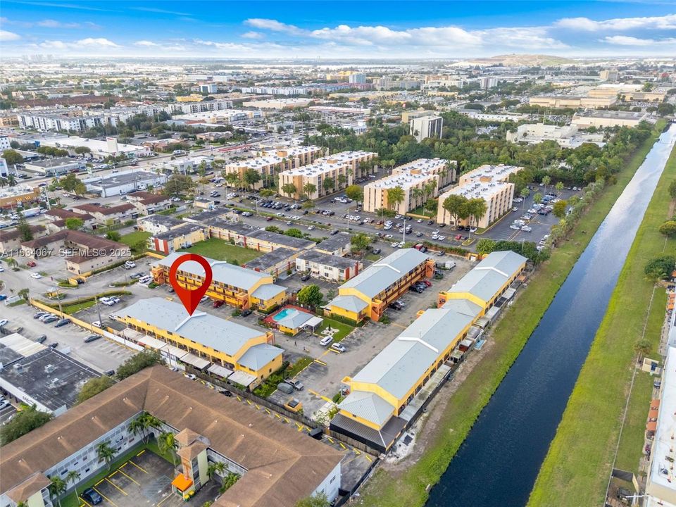 For Rent: $3,100 (4 beds, 2 baths, 1337 Square Feet)