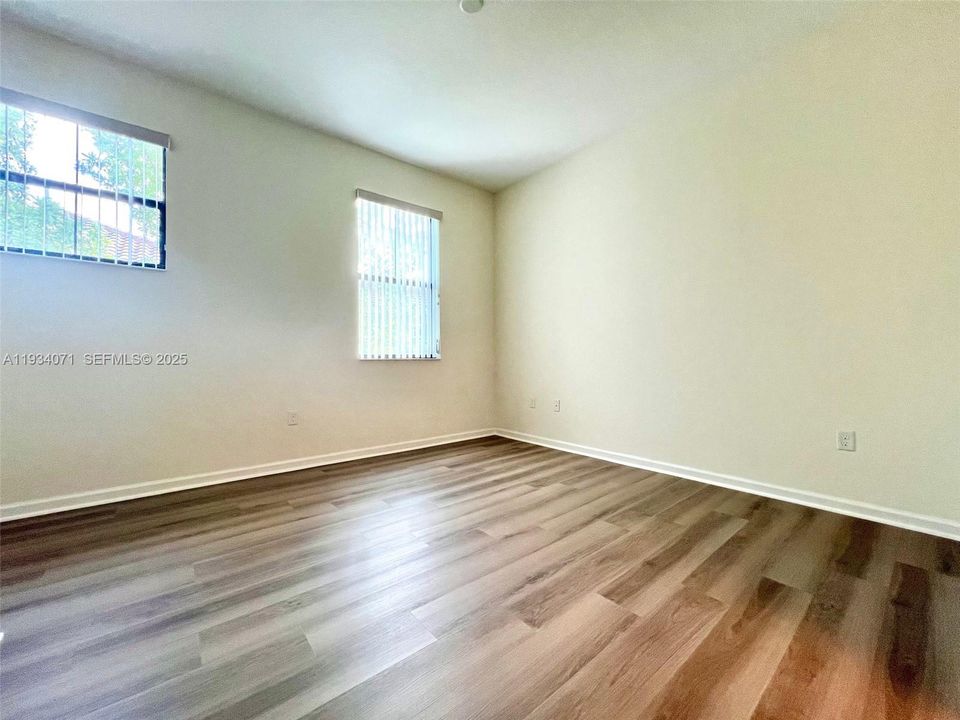 В аренду: $3,800 (3 спален, 3 ванн, 1700 Квадратных фут)