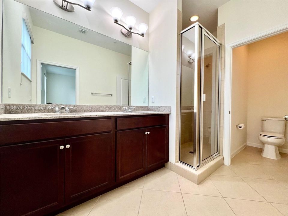 В аренду: $3,800 (3 спален, 3 ванн, 1700 Квадратных фут)