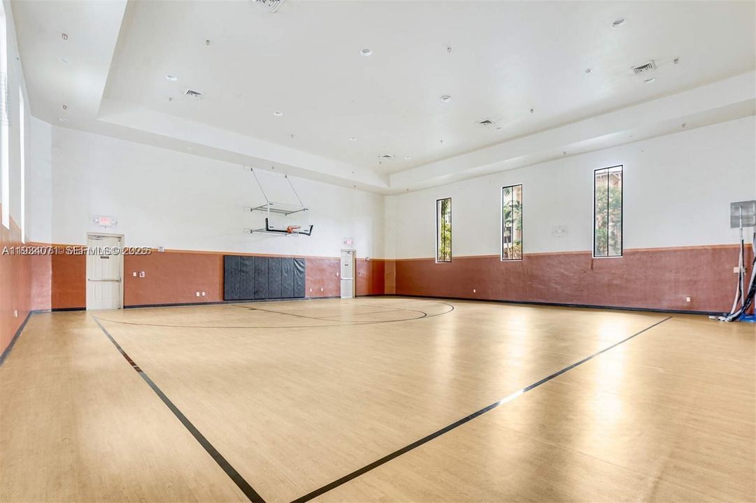 В аренду: $3,800 (3 спален, 3 ванн, 1700 Квадратных фут)