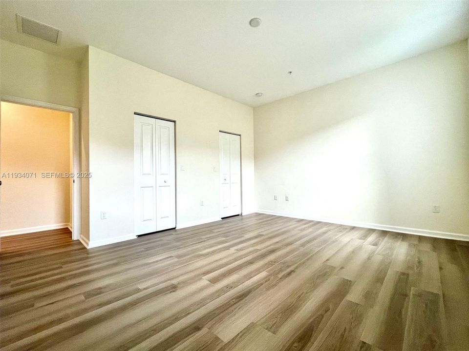 В аренду: $3,800 (3 спален, 3 ванн, 1700 Квадратных фут)