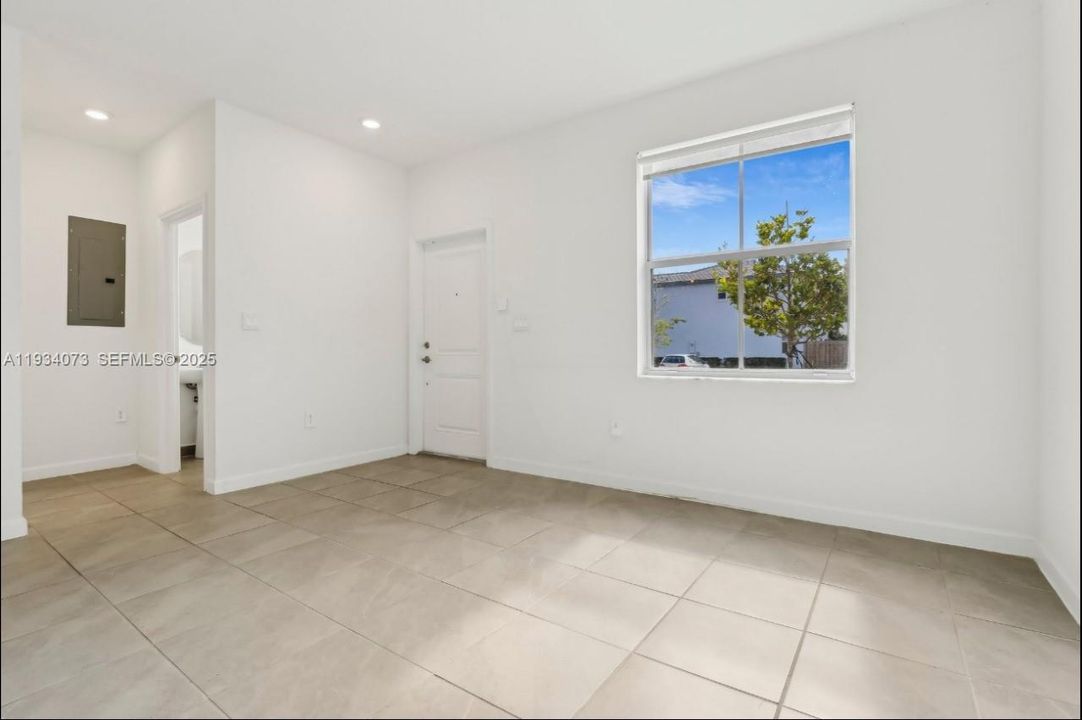 For Sale: $365,000 (3 beds, 2 baths, 1483 Square Feet)