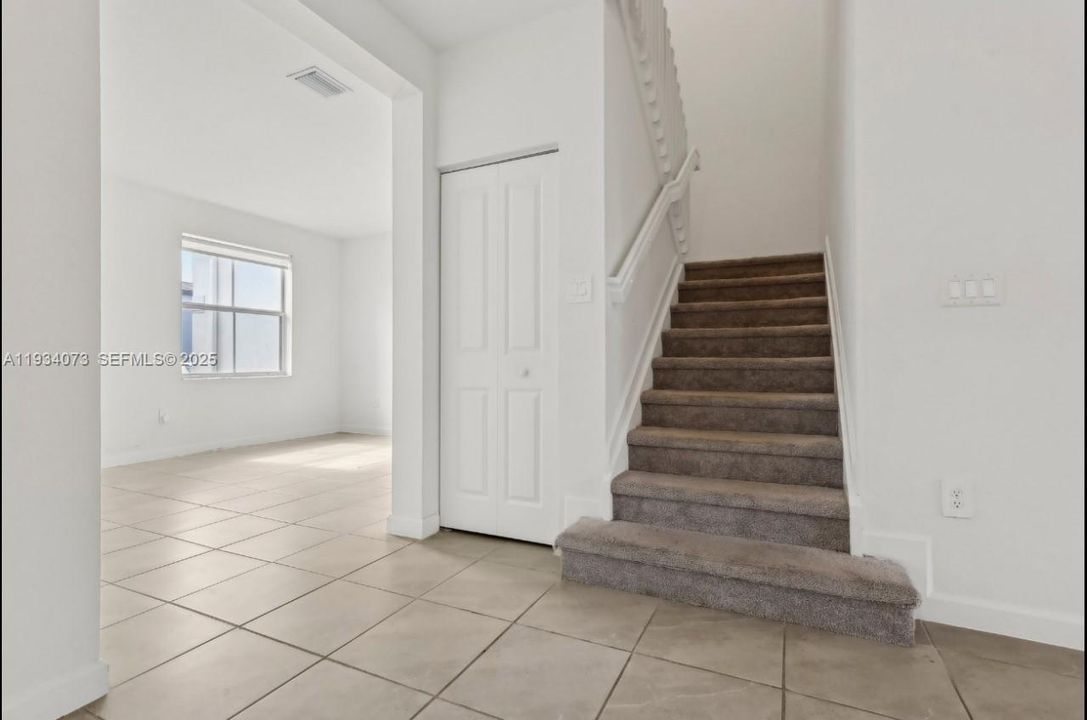 For Sale: $365,000 (3 beds, 2 baths, 1483 Square Feet)