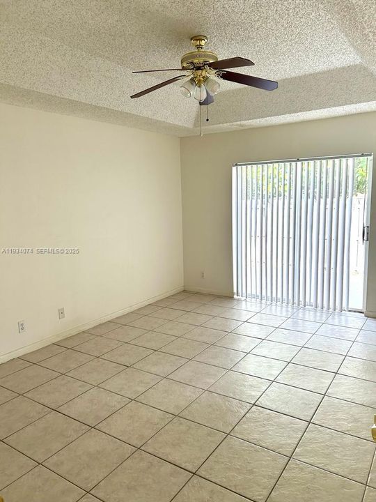 В аренду: $3,199 (3 спален, 2 ванн, 1401 Квадратных фут)