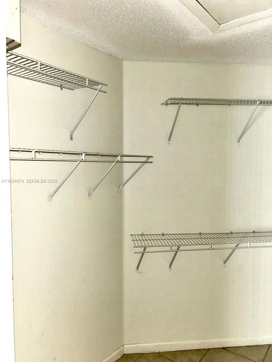 В аренду: $3,199 (3 спален, 2 ванн, 1401 Квадратных фут)