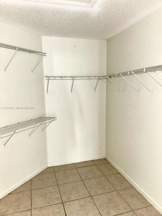 В аренду: $3,199 (3 спален, 2 ванн, 1401 Квадратных фут)