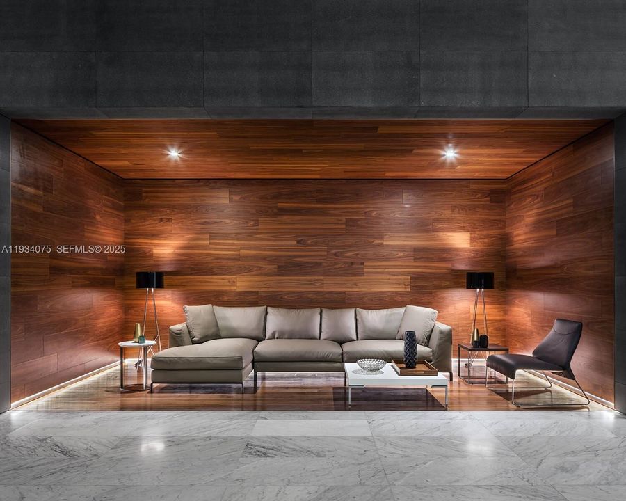 For Sale: $650,000 (1 beds, 1 baths, 810 Square Feet)