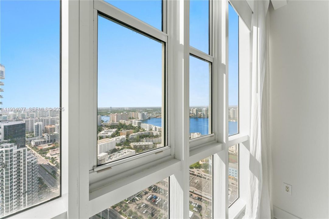 На продажу: $2,990,000 (3 спален, 3 ванн, 3016 Квадратных фут)