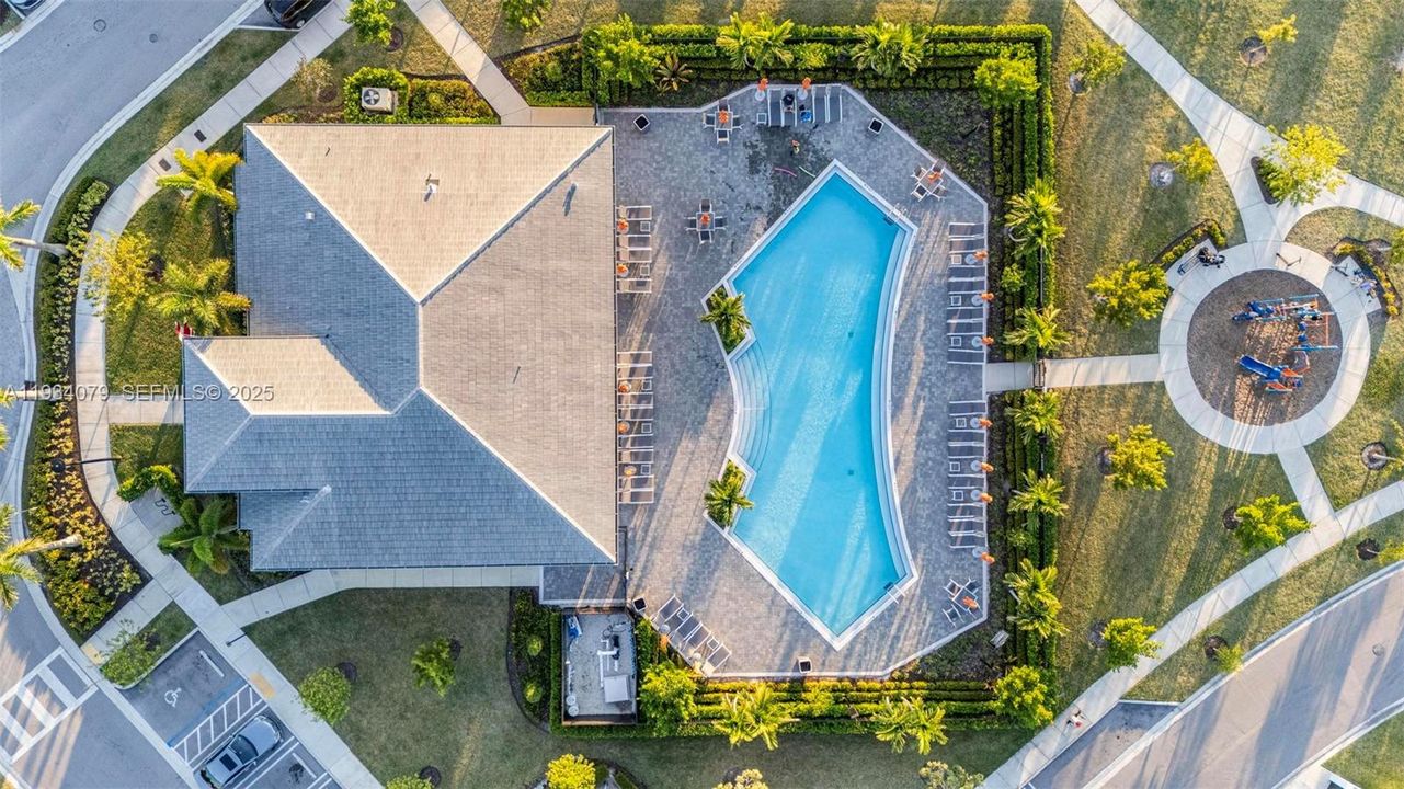 For Sale: $360,000 (3 beds, 2 baths, 1483 Square Feet)