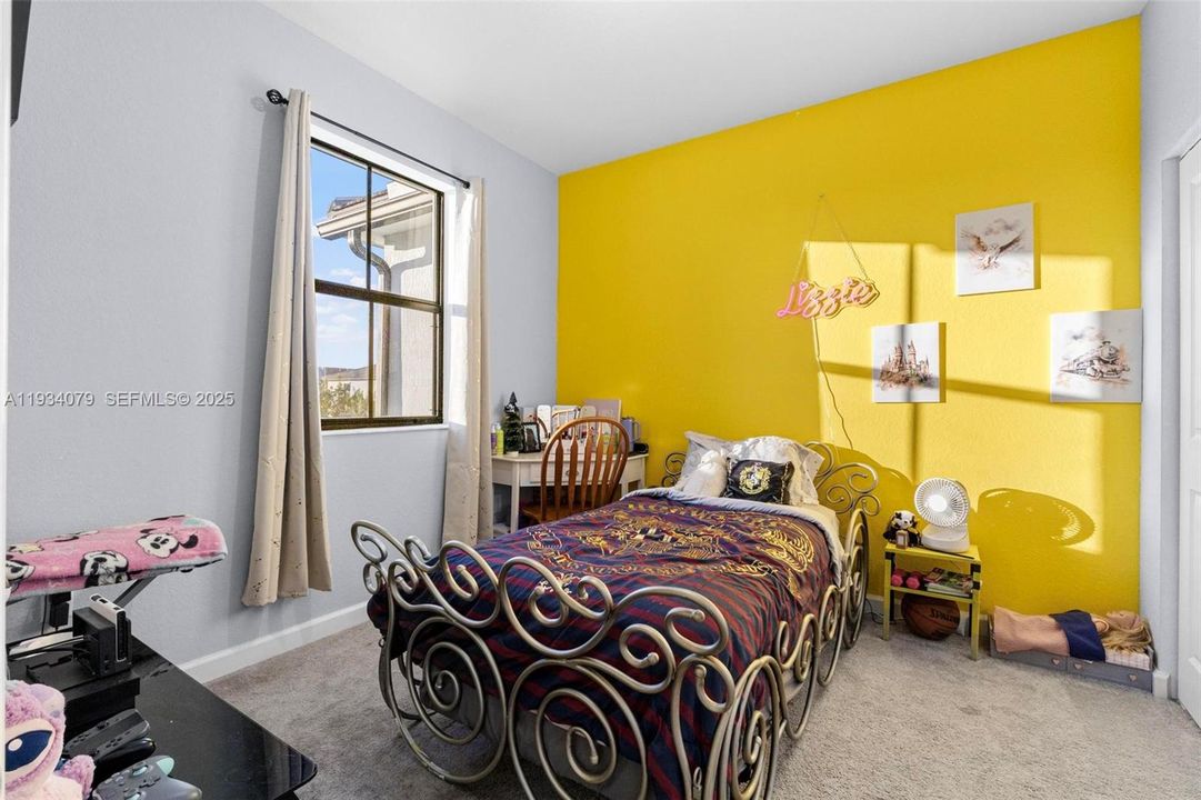 For Sale: $360,000 (3 beds, 2 baths, 1483 Square Feet)