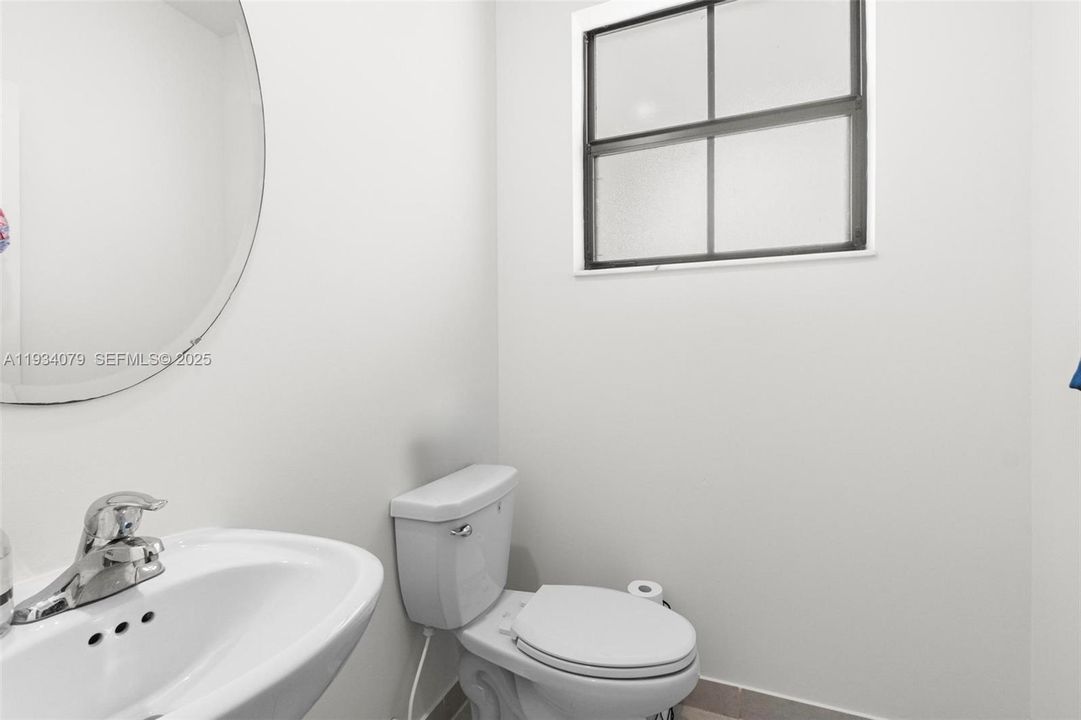 For Sale: $360,000 (3 beds, 2 baths, 1483 Square Feet)