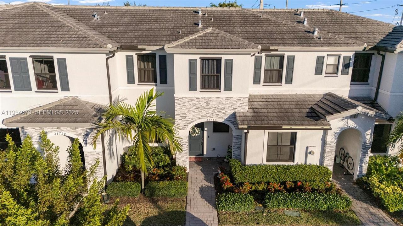 For Sale: $360,000 (3 beds, 2 baths, 1483 Square Feet)